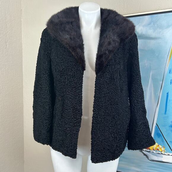 VTG Charles Stokie
Persian Lamb Wool
Swing Jacket Mink Fur Collar
Size med - Picture 4 of 6